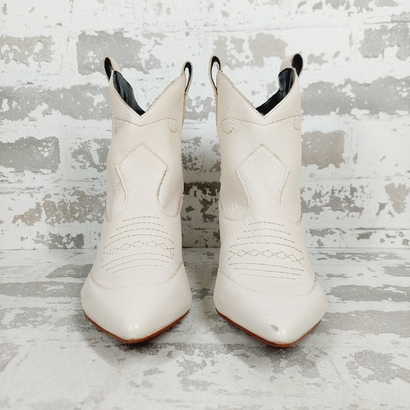 NEW Jessica Simpson Nelda Cream/Off White Faux Leather Western Ankle Boots M1038 - Picture 3 of 12